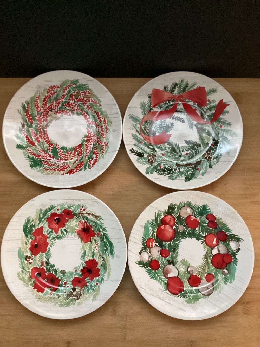 Pier1 Imports Christmas Wreath Porcelain Salad Plates Set of 4 (Retired)